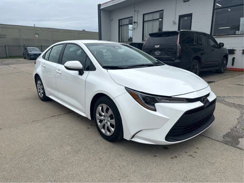Used 2023 Toyota Corolla LE FWD image 8