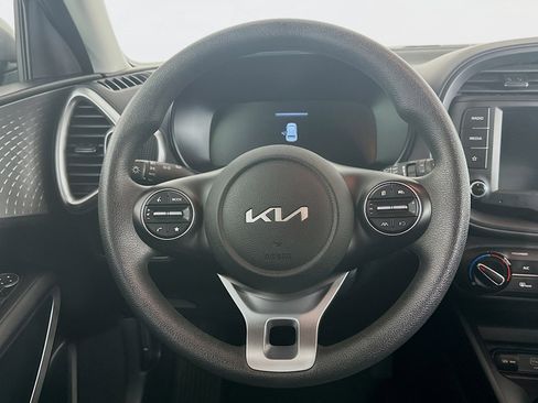 Used 2025 Kia Soul LX w/ LX Technology Package image 18