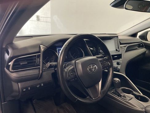 Used 2021 Toyota Camry SE image 19