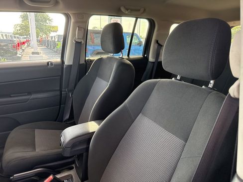 Used 2017 Jeep Patriot Latitude image 10