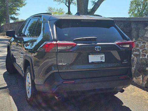 Used 2019 Toyota RAV4 LE AWD/4WD image 8