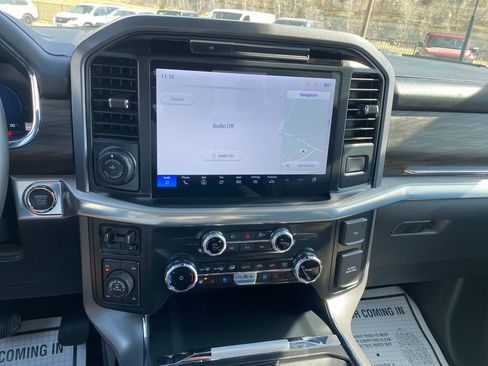 Used 2025 Ford F150 Lariat w/ Equipment Group 501A Mid image 21