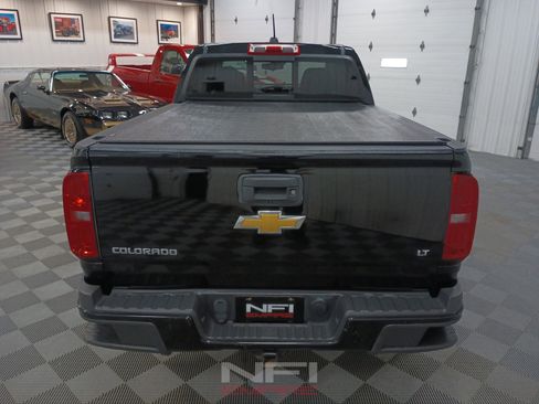 Used 2017 Chevrolet Colorado LT w/ LT Convenience Package AWD/4WD image 8