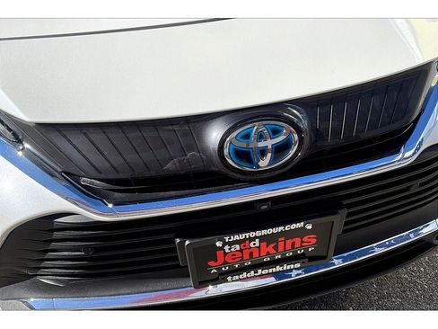 Used 2021 Toyota Venza Limited image 30