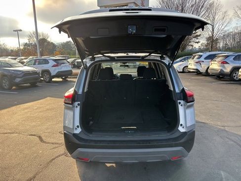 Used 2023 Nissan Rogue SV image 7