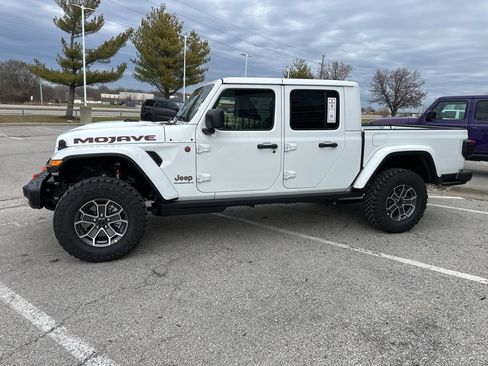 New 2026 Jeep Gladiator Mojave image 16