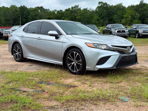 Used 2018 Toyota Camry SE FWD image 7