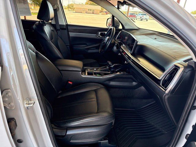 Used 2024 Kia Sorento S w/ Panoramic Sunroof Package FWD image 11