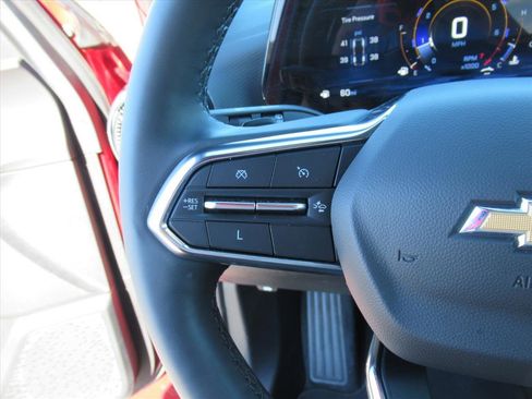 Used 2025 Chevrolet Equinox LT w/ Safety and Technology Package image 17