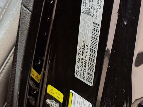 Used 2023 Jeep Wrangler Sahara w/ Cold Weather Group image 12