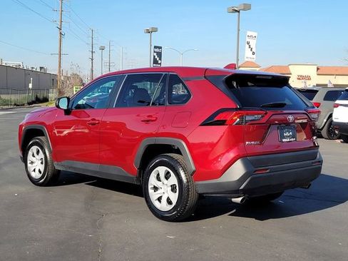 Used 2024 Toyota RAV4 LE image 7