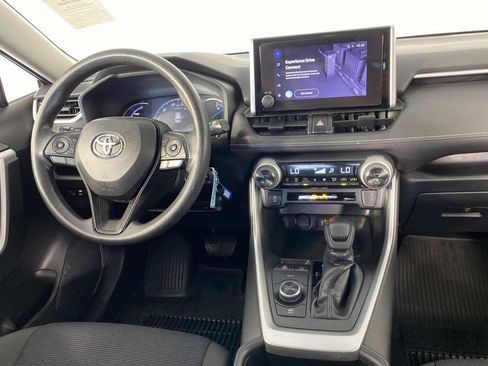 Used 2023 Toyota RAV4 LE AWD/4WD image 12
