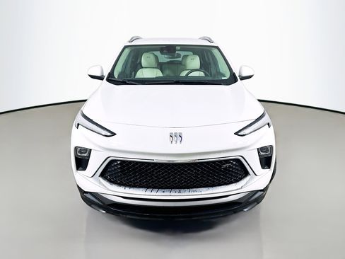 Used 2024 Buick Encore GX Sport Touring image 2