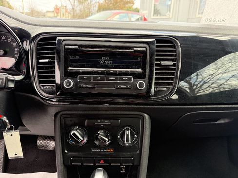 Used 2012 Volkswagen Beetle 2.5 image 18