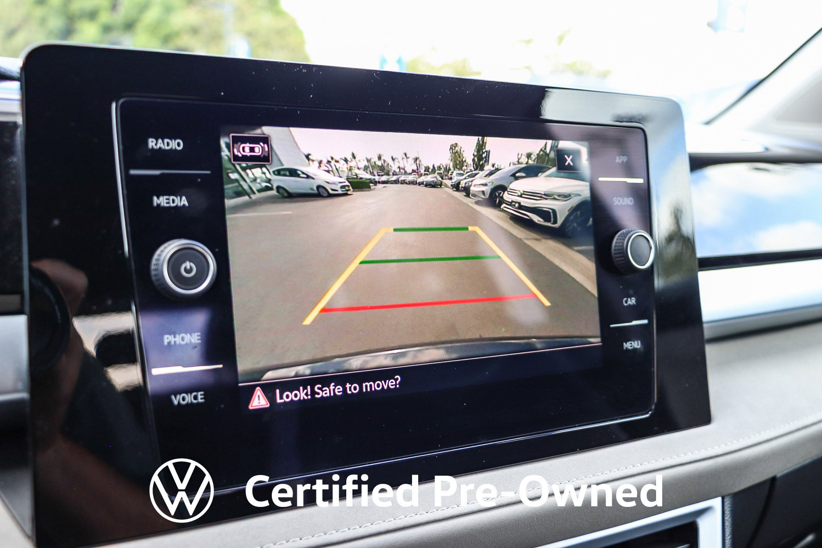 Used 2025 Volkswagen Taos SE FWD image 26