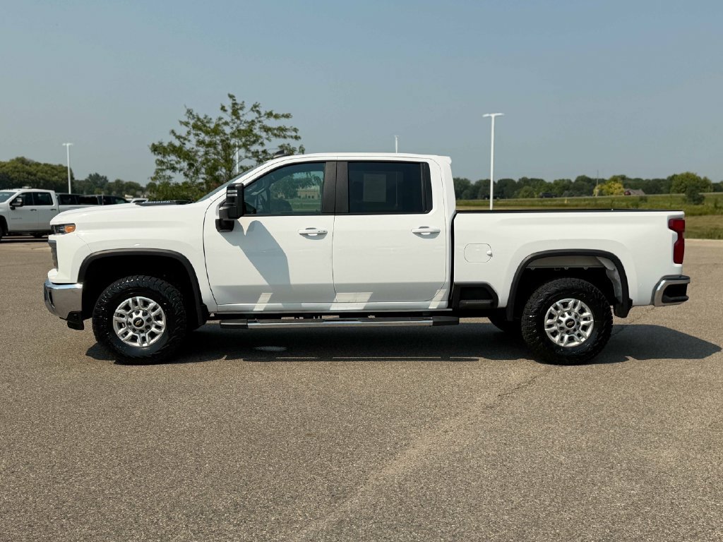 Used 2025 Chevrolet Silverado 2500 LT w/ Convenience Package AWD/4WD image 11