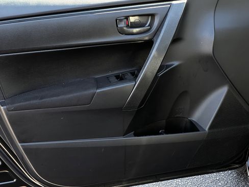 Used 2017 Toyota Corolla L image 11