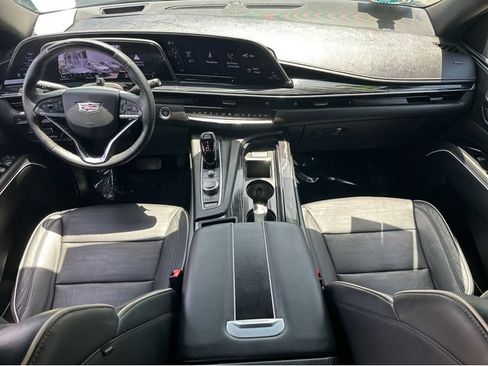 Certified 2022 Cadillac Escalade ESV Sport AWD/4WD image 8