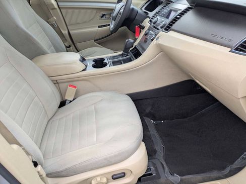 Used 2017 Ford Taurus SE FWD image 20