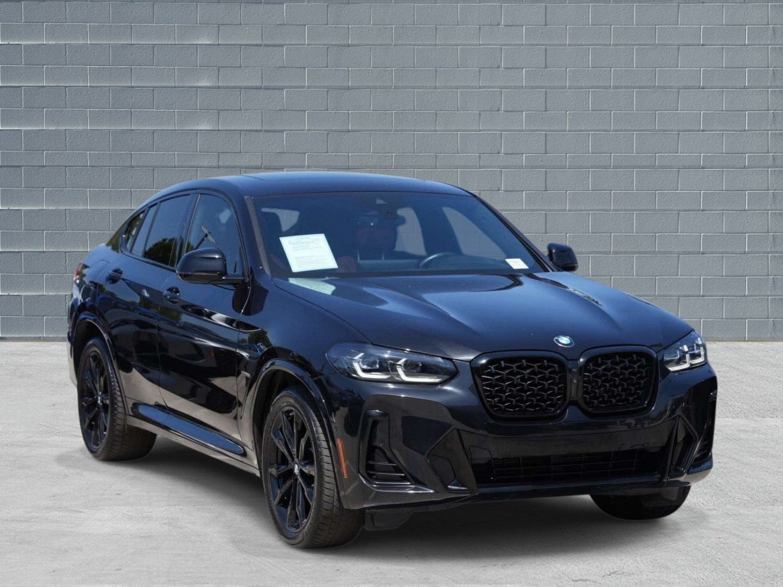 Used 2025 BMW X4 xDrive30i w/ M Sport Package AWD/4WD image 1
