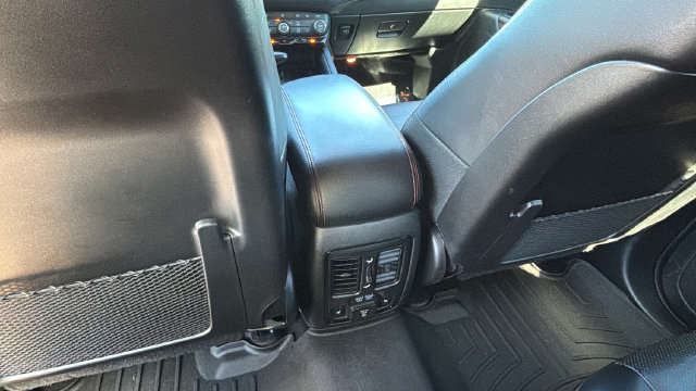 Used 2025 Dodge Durango GT AWD/4WD image 21