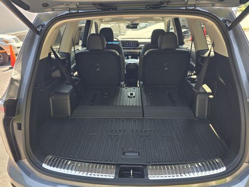 Used 2025 Kia Telluride SX Prestige AWD/4WD image 25