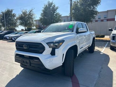 Used 2026 Toyota Tacoma SR5 RWD image 8