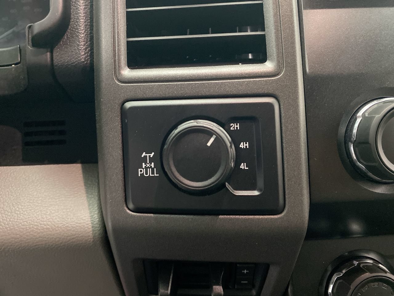 Used 2019 Ford F250 XL w/ STX Appearance Package AWD/4WD image 19