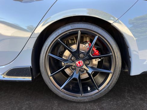 Used 2024 Honda Civic Type R image 10