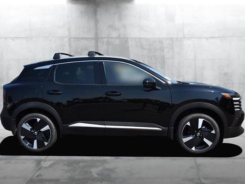 New 2025 Nissan Kicks SR image 5