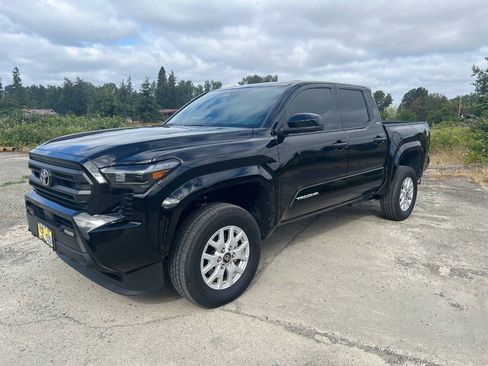 Used 2025 Toyota Tacoma SR5 RWD image 2