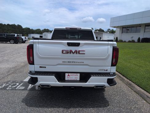 Used 2023 GMC Sierra 1500 AT4 w/ AT4 Premium Package AWD/4WD image 3