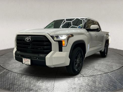 Used 2023 Toyota Tundra SR5 w/ SR5 Convenience Package image 3