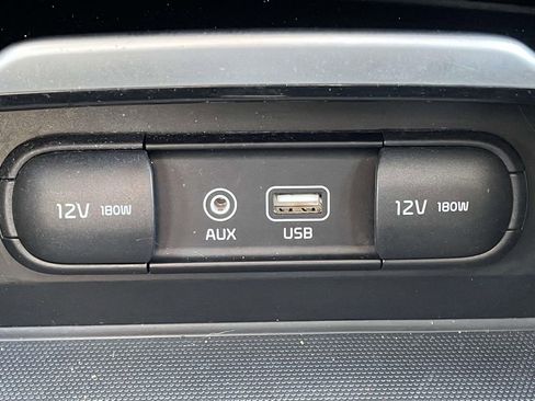 Used 2018 Kia Cadenza Premium image 19