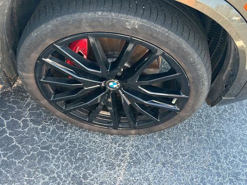 Used 2024 BMW X5 sDrive40i w/ M Sport Package image 7