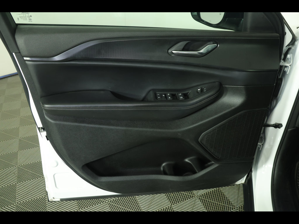 Used 2024 Jeep Grand Cherokee Altitude AWD/4WD image 22