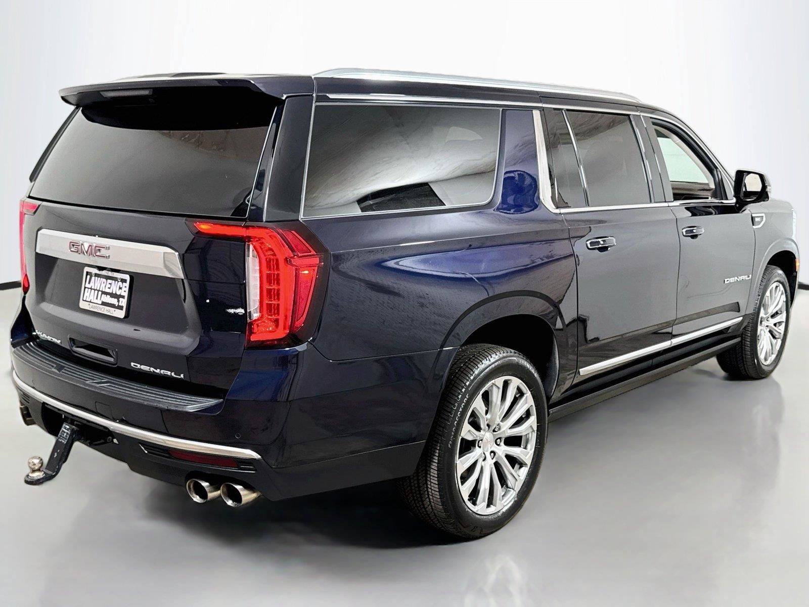 Certified 2022 GMC Yukon XL Denali AWD/4WD image 4