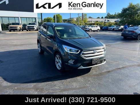 Used 2019 Ford Escape Titanium AWD/4WD image 3
