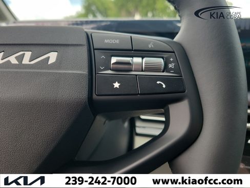 New 2026 Kia Sportage EX FWD image 28