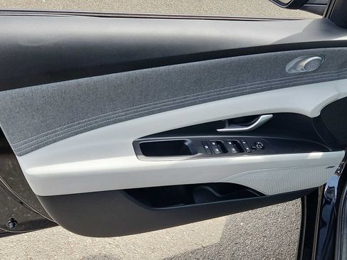 Used 2024 Hyundai Elantra Limited FWD image 12