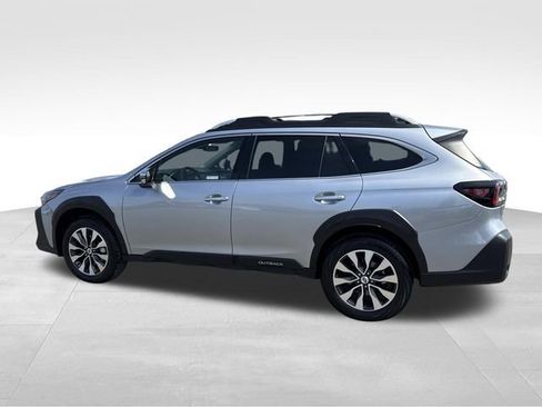 Certified 2025 Subaru Outback Touring XT AWD/4WD image 8