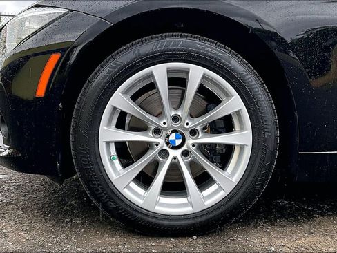 Used 2016 BMW 320i Sedan RWD image 12