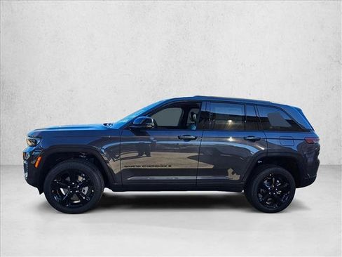 New 2025 Jeep Grand Cherokee Altitude image 5