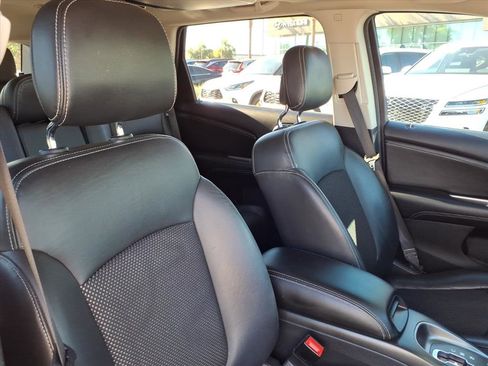 Used 2020 Dodge Journey Crossroad w/ Popular Equipment Group image 12