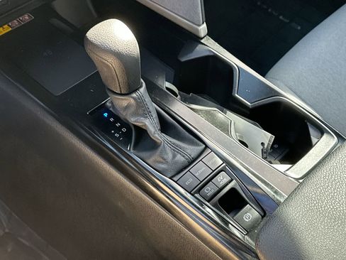 Used 2025 Toyota Camry SE image 19