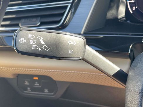 Certified 2026 Volkswagen Atlas Cross Sport SE FWD image 22