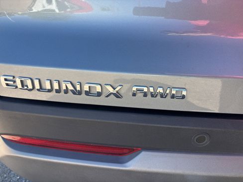 Used 2025 Chevrolet Equinox LT AWD/4WD image 13
