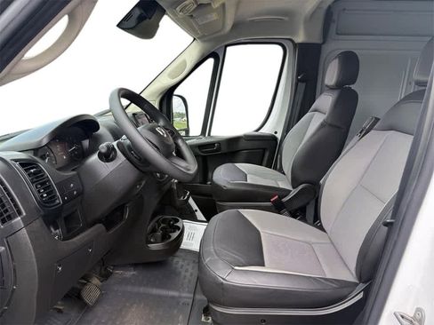 Used 2025 RAM ProMaster 2500 w/ Convenience Group image 27