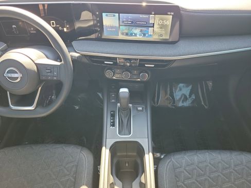 Certified 2025 Nissan Kicks SV FWD image 16
