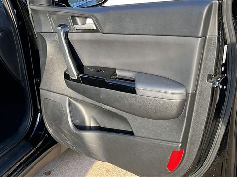 Used 2020 Kia Sportage EX image 19